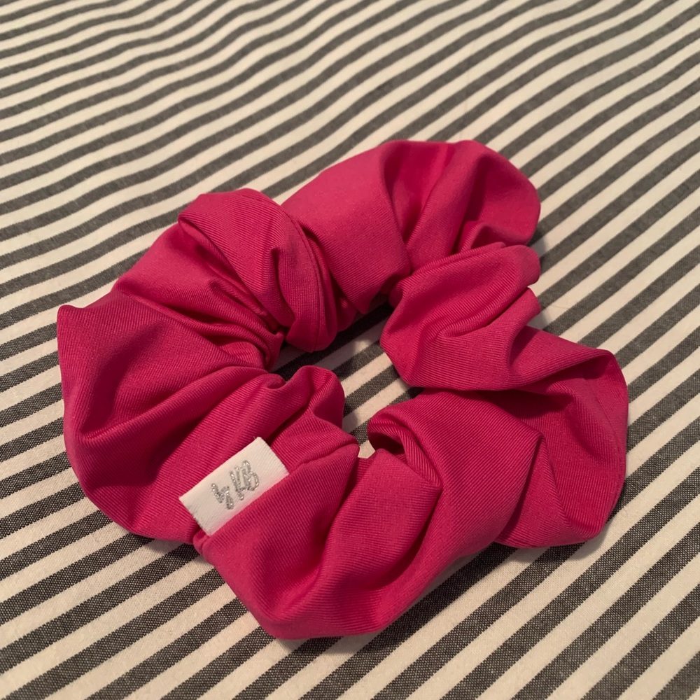 Dew Edit Scrunchie 💕 - Picture 2 of 3